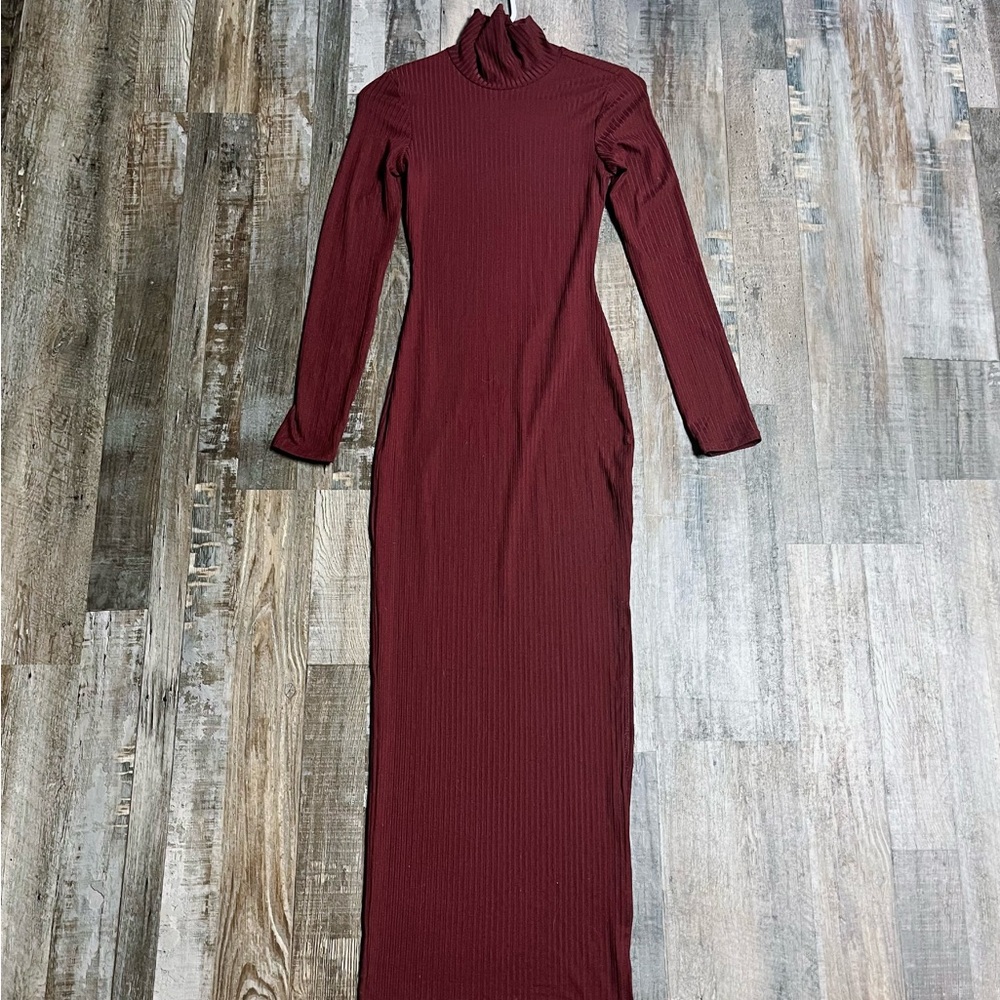 Elegant Burgundy Long Sleeve Dress